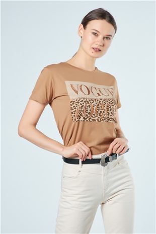 3015 Leopar Zeminli Yazılı T-Shirt Camel-Coral